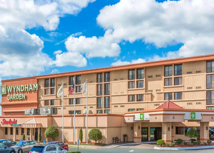 Wyndham Garden Newark Airport